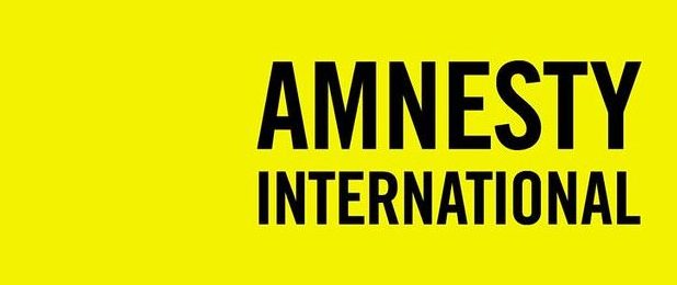 Durante la dittatura portoghese due studenti vengono arrestati per aver brindato alla libertà. Dall’Appeal for Amnesty scritto da Peter Benenson sul settimanale britannico “The Observer” nasce una delle ONG più grandi e famose al mondo, Amnesty International.