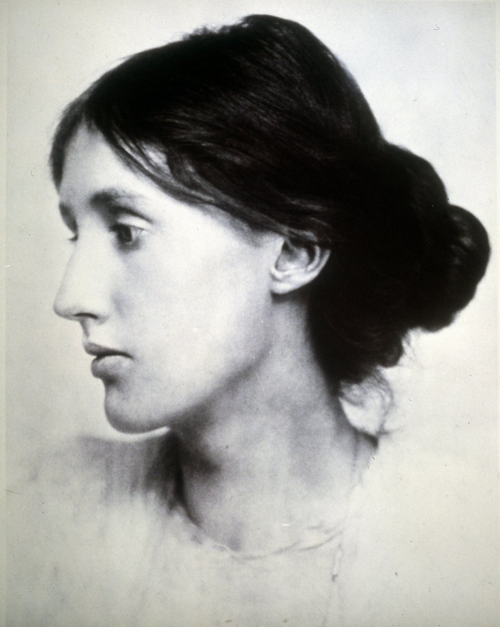 George_Charles_Beresford_-_Portrait_of_Virginia_Woolf_(1882_-_1941)_1902_-_(MeisterDrucke-1067514)